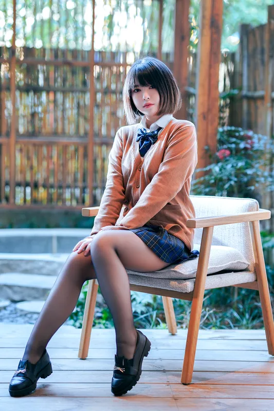 彼女の制服 - 半半子